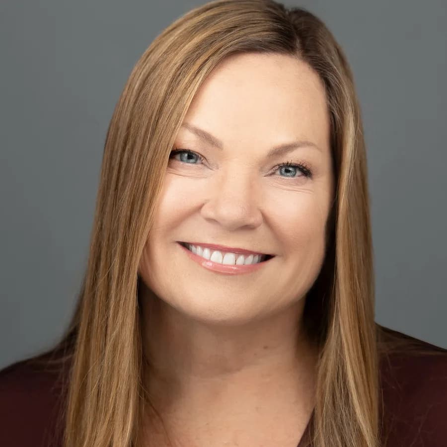 Carri Heinz headshot